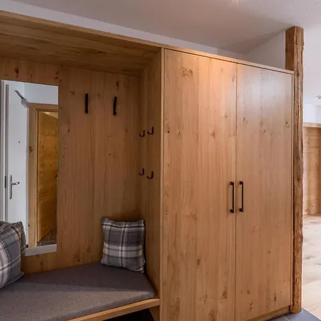 Familienwohnung Wildspitze Apartmán *